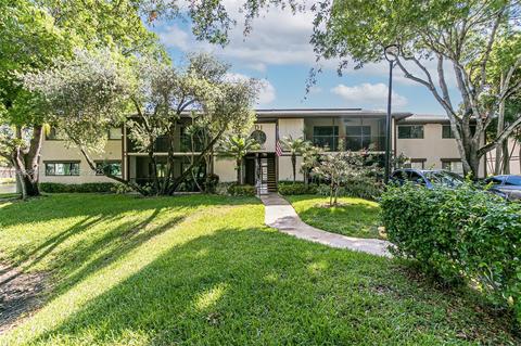 9995 N Belfort Cir #102, Tamarac, FL 33321
