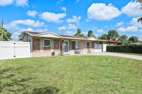 510 SW 68th Blvd, Pembroke Pines, FL 33023