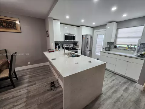 420 NE 12th Ave #201, Hallandale Beach, FL 33009