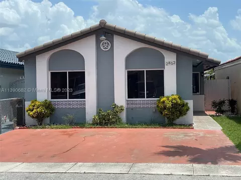 2852 W 75th St, Hialeah, FL 33018