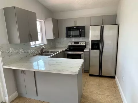 2852 W 75th St, Hialeah, FL 33018 photo 5