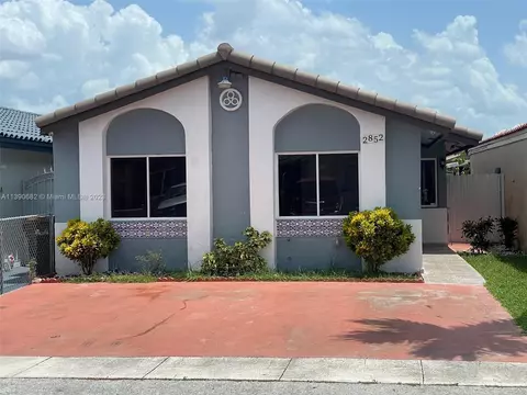 2852 W 75th St, Hialeah, FL 33018