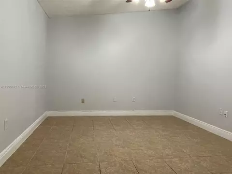 2852 W 75th St, Hialeah, FL 33018 photo 11