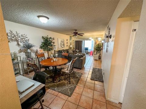 200 Ashbury Rd #211, Hollywood, FL 33024