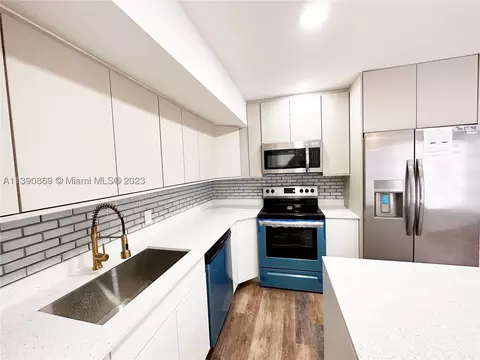 2500 NW 16th Ct, Fort Lauderdale, FL 33311