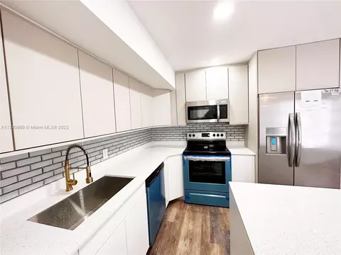 2500 NW 16th Ct, Fort Lauderdale, FL 33311