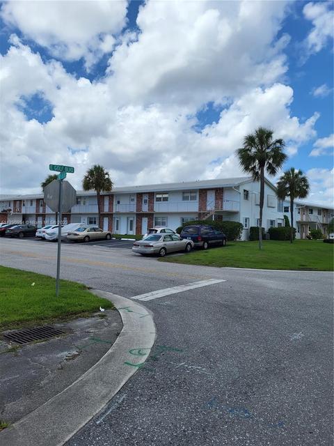 201 S Golf Blvd #1005, Pompano Beach, FL 33064