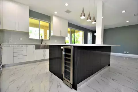 1417 Majesty Ter, Weston, FL 33327
