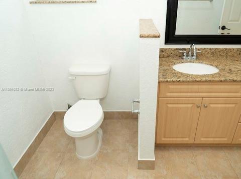 6994 W 5th Ave, Hialeah, FL 33014 photo 44