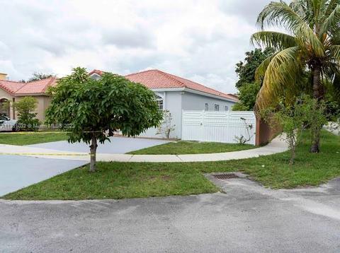 6994 W 5th Ave, Hialeah, FL 33014