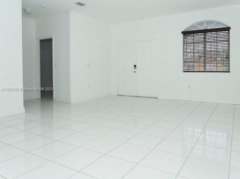 6994 W 5th Ave, Hialeah, FL 33014 photo 11