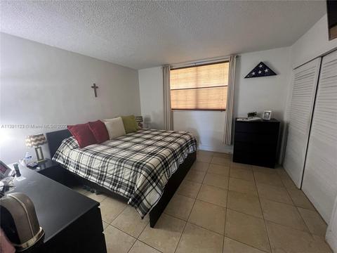 1790 79th St Cswy #B102, North Bay Village, FL 33141