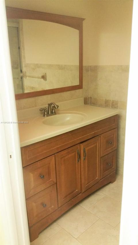 100 Berkley Rd #110, Hollywood, FL 33024