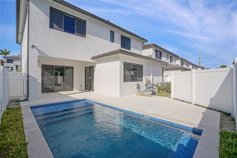 8096 NW 48th Ter, Doral, FL 33166