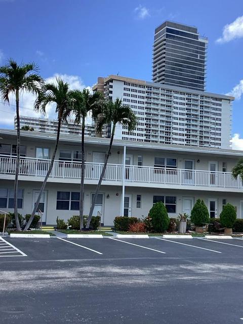 3121 S Ocean Dr #206, Hallandale Beach, FL 33009