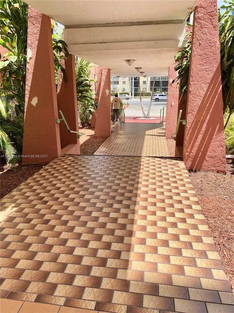 5050 NW 7th St #204, Miami, FL 33126