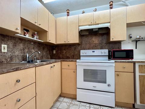 1051 SW 1st St #203, Miami, FL 33130
