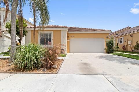 15620 NW 14th Ct, Pembroke Pines, FL 33028