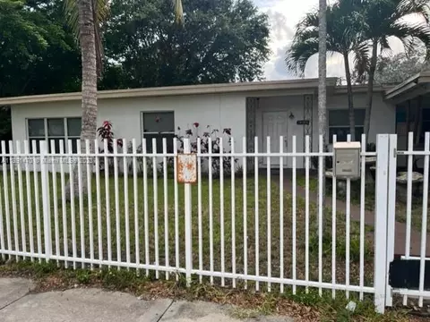 14140 NE 9th Ave, North Miami, FL 33161