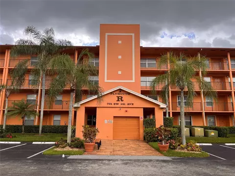 701 SW 141st Ave #302R, Pembroke Pines, FL 33027