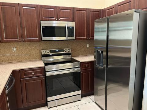 2900 SE 17th Ave #201, Homestead, FL 33035