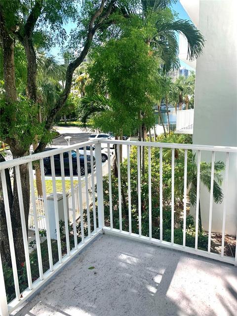 2851 NE 183rd St #209E, Aventura, FL 33160