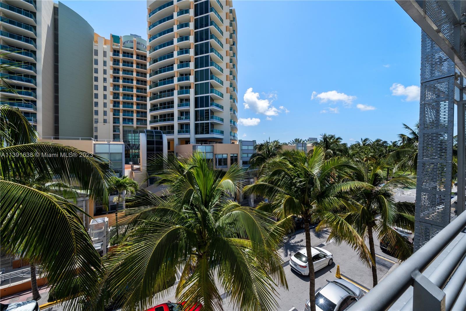1437 Collins Ave Unit 311  