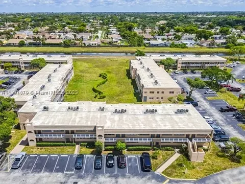 9101 Sunrise Lakes Blvd #118, Sunrise, FL 33322
