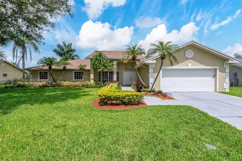 220 NW 197th Ave, Pembroke Pines, FL 33029