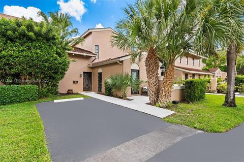 9050 Jacaranda Ln #2, Plantation, FL 33324