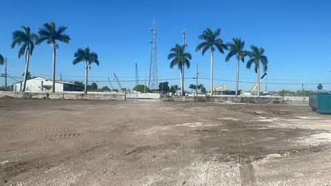 13901 NW 112th St, Hialeah Gardens, FL 33018