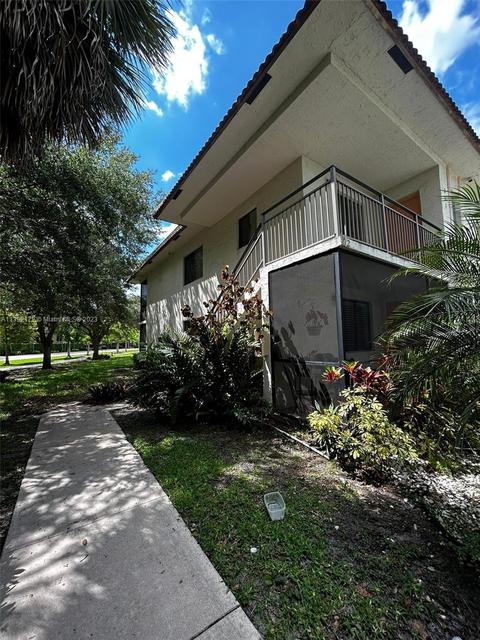 405 Lakeview Dr #201, Weston, FL 33326