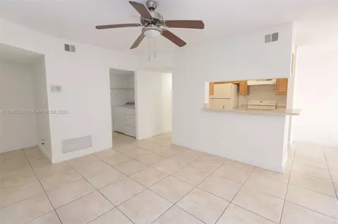 5672 Rock Island Rd #250, Tamarac, FL 33319