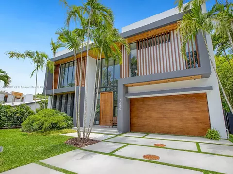 7250 SW 52nd Ct, Miami, FL 33143