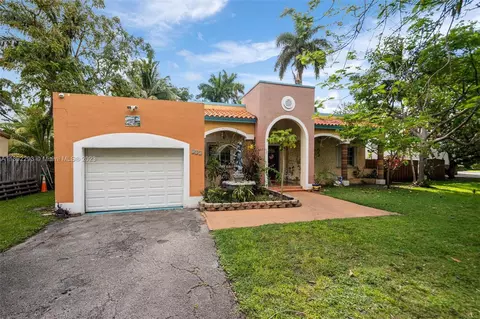 885 Lake Dr, Miami Springs, FL 33166