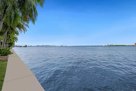 12 Indian Creek Island Rd, Indian Creek, FL 33154