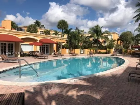 17911 NW 68th Ave #M204, Hialeah, FL 33015