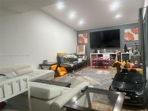11079 SW 69th Ter, Miami, FL 33173