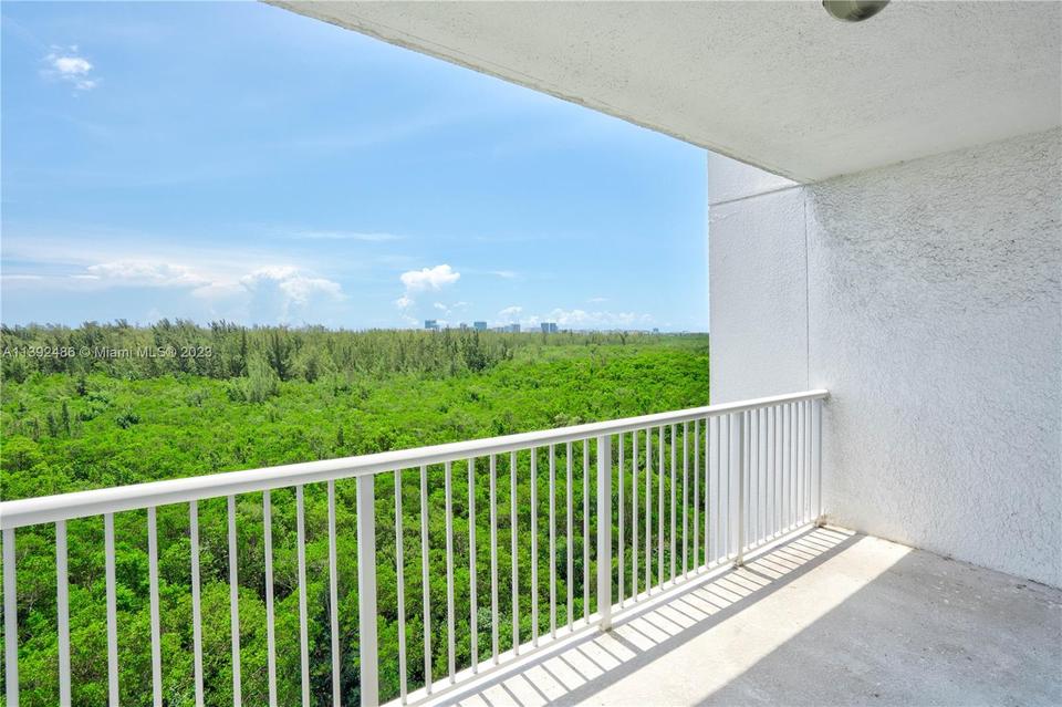  15051 Royal Oaks Ln #904, North Miami, FL 33181 photo 7