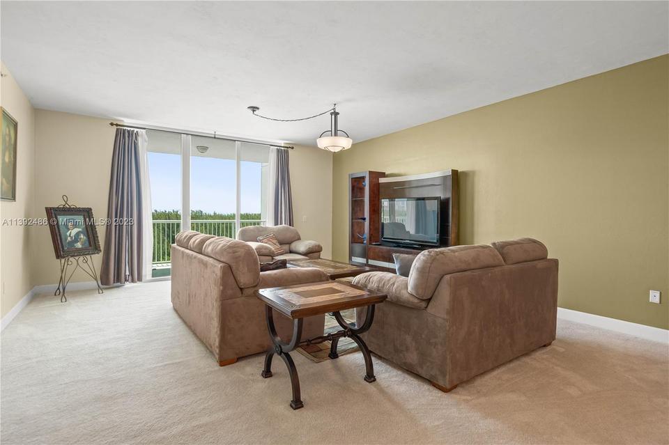  15051 Royal Oaks Ln #904, North Miami, FL 33181 photo 2
