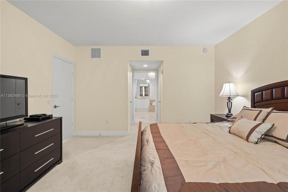  15051 Royal Oaks Ln #904, North Miami, FL 33181 photo 16