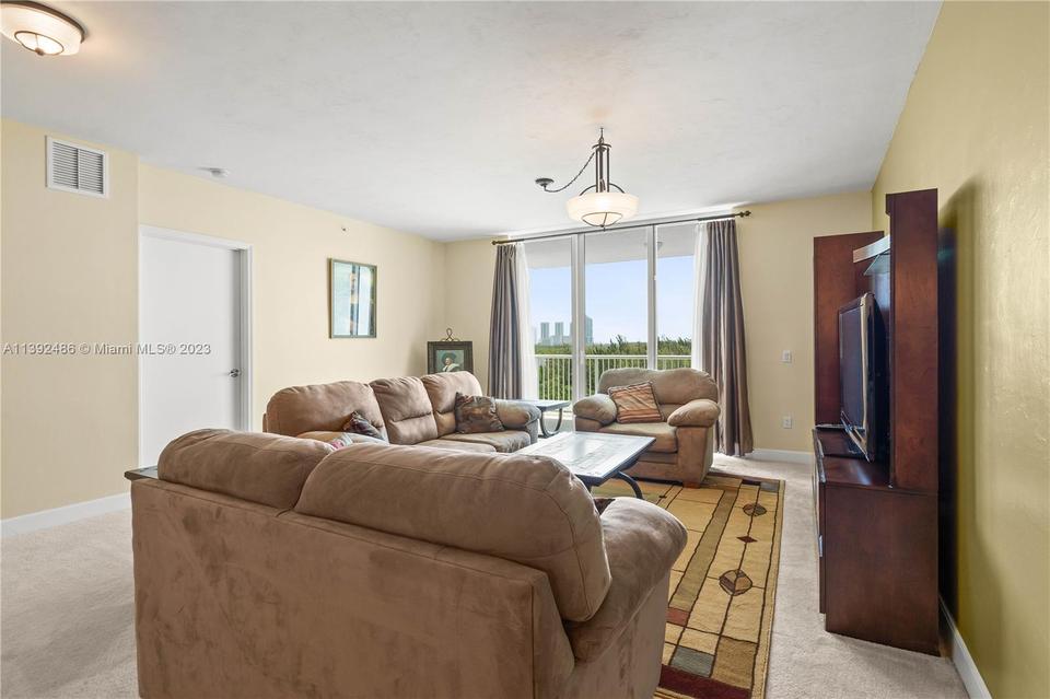  15051 Royal Oaks Ln #904, North Miami, FL 33181 photo 4