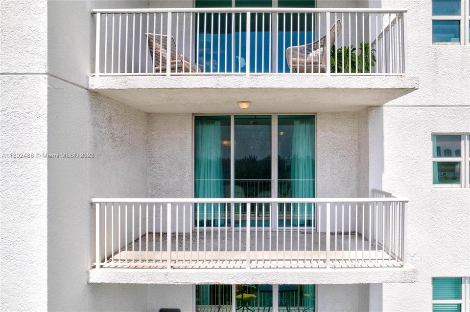  15051 Royal Oaks Ln #904, North Miami, FL 33181 photo 8