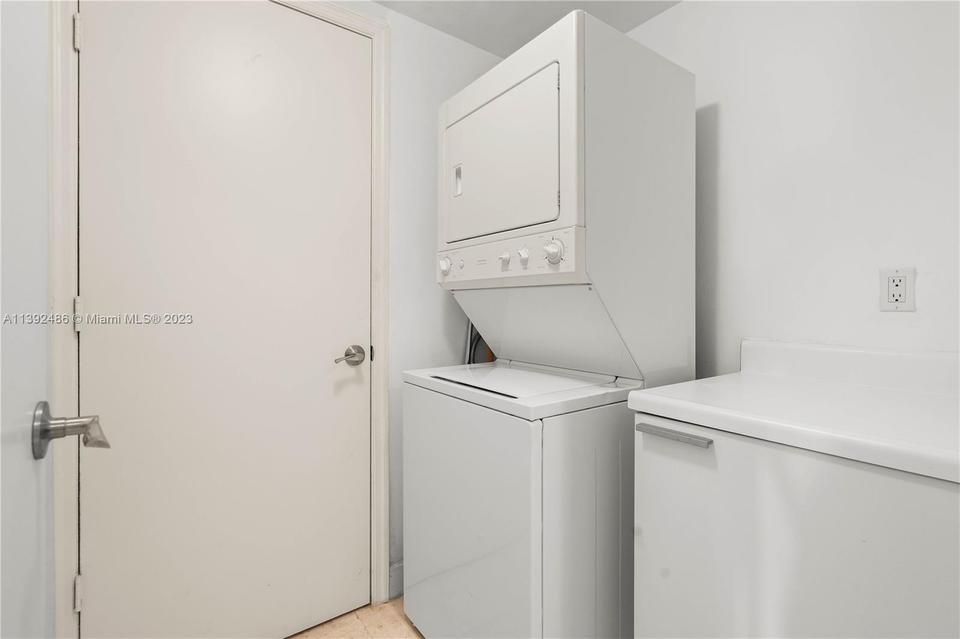  15051 Royal Oaks Ln #904, North Miami, FL 33181 photo 25
