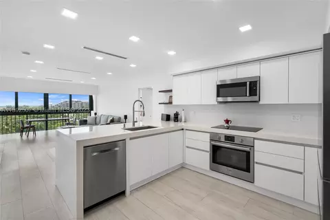 575 Crandon Blvd #807, Key Biscayne, FL 33149
