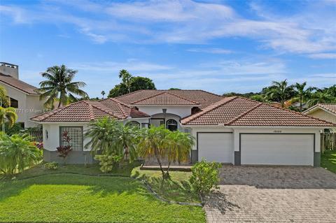 10150 SW 3rd St, Plantation, FL 33324