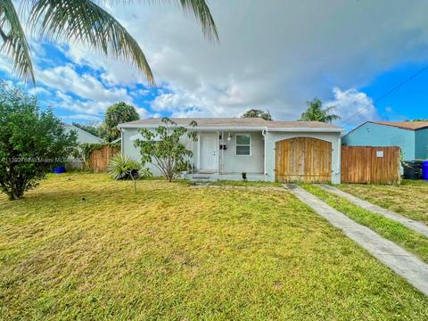 2830 Mayo St, Hollywood, FL 33020