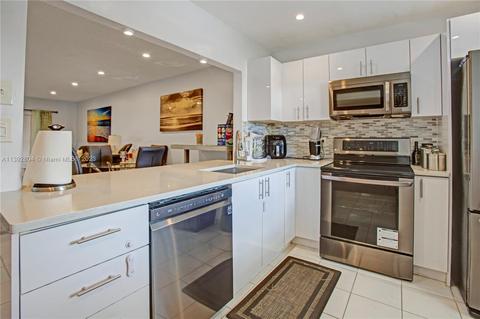 2960 Riverside Dr #321-2, Coral Springs, FL 33065