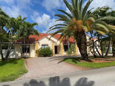 18630 W Oakmont Dr, Hialeah, FL 33015