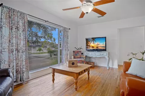 80 W 58th St, Hialeah, FL 33012 photo 6